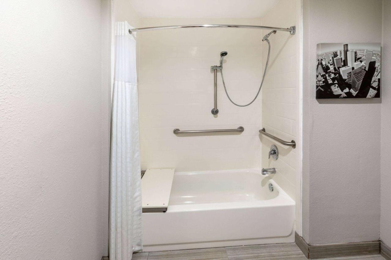 La Quinta By Wyndham Houston Nw Brookhollow Екстериор снимка