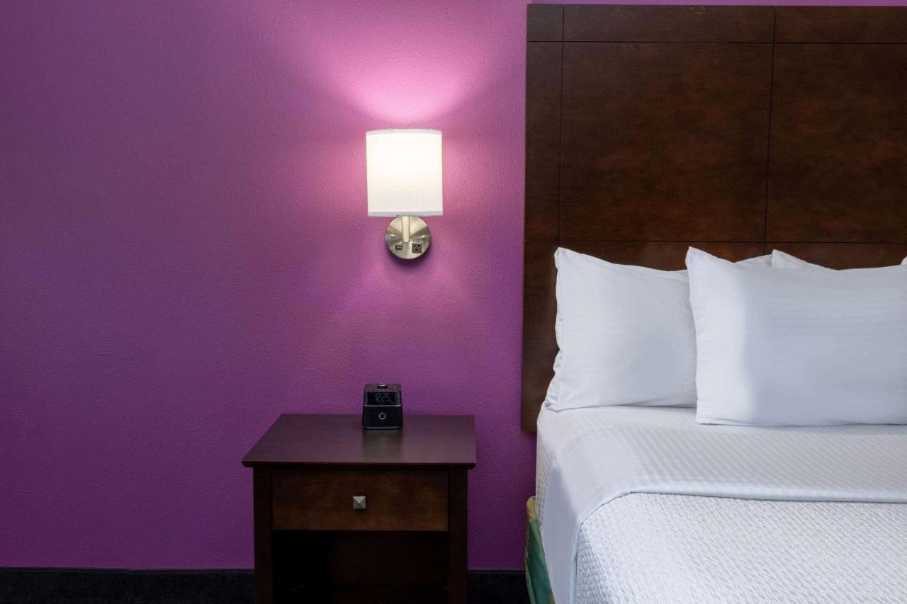 La Quinta By Wyndham Houston Nw Brookhollow Екстериор снимка